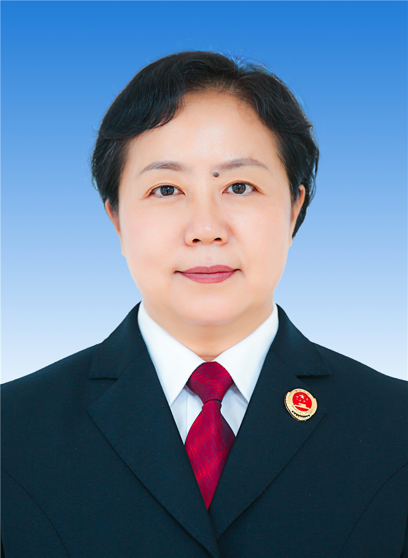 检委会专职委员 梁群